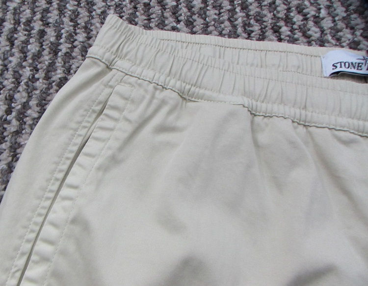 Thumbnail: K1S15L100L03 Stone Island Cargo Shorts in Beige (V0095)