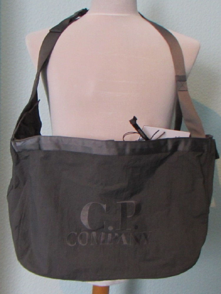 18CMAC227A C.P. Company Paper Touch Bag in Charcoal (935)