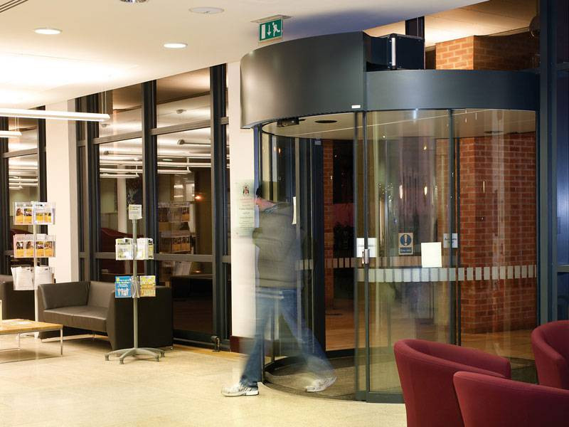 Vozdushnye Teplovye Zavesy Dlya Karuselnyh Dverej Www Mfdoors Com Ua