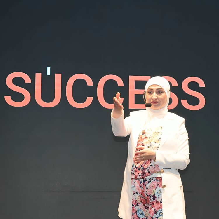 شخصيات لينكدإن: إيناس غزال