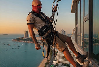 Rope access spierman abseiling condo window cleaning and repair services pattaya.jpeg