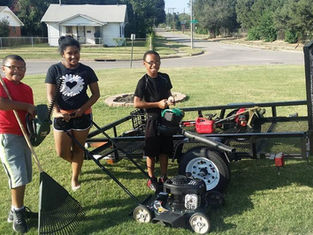 02 2014 Kids with Trailer