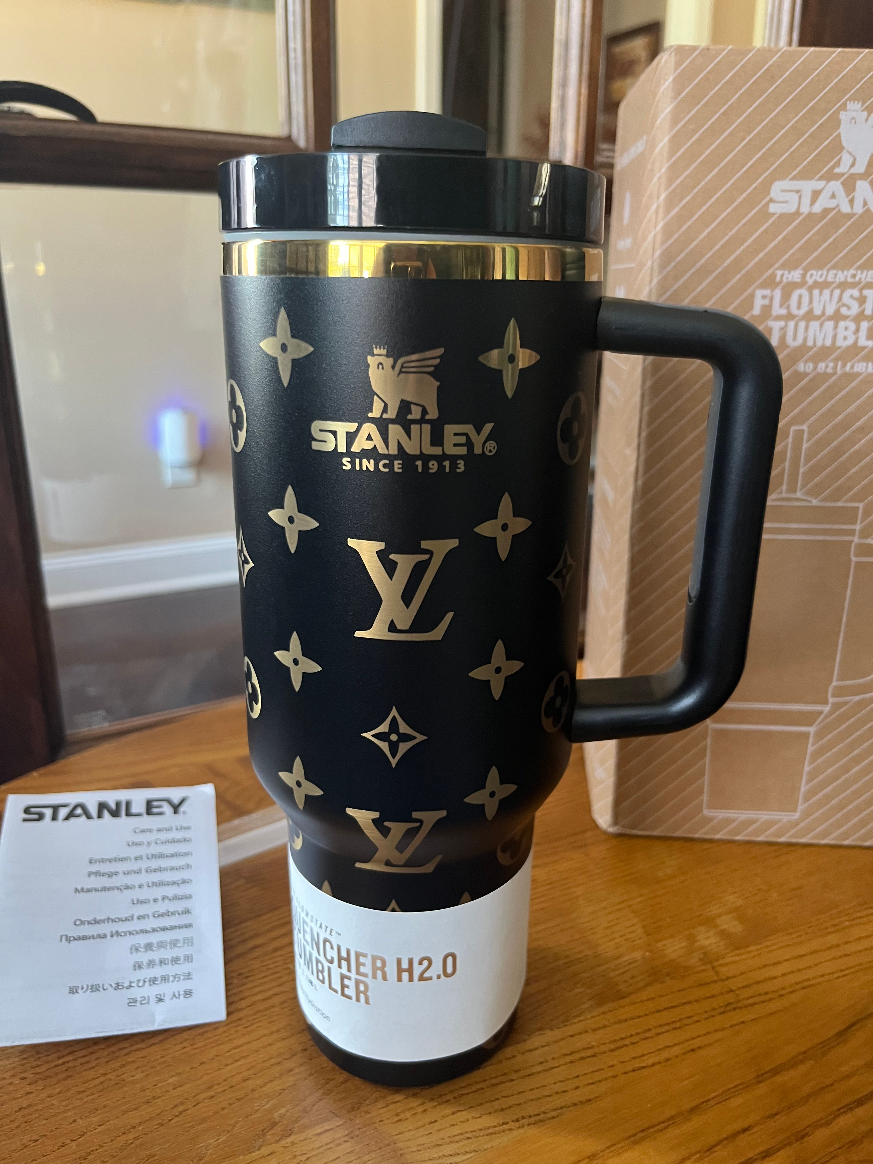 Stanley Quencher H2.0 FlowState 40 oz Black Gold Limited Edition Tumbler