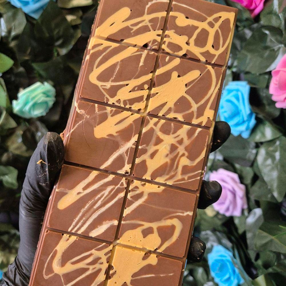 Biscoff Filled Dubai Inspired Chocolate Bar