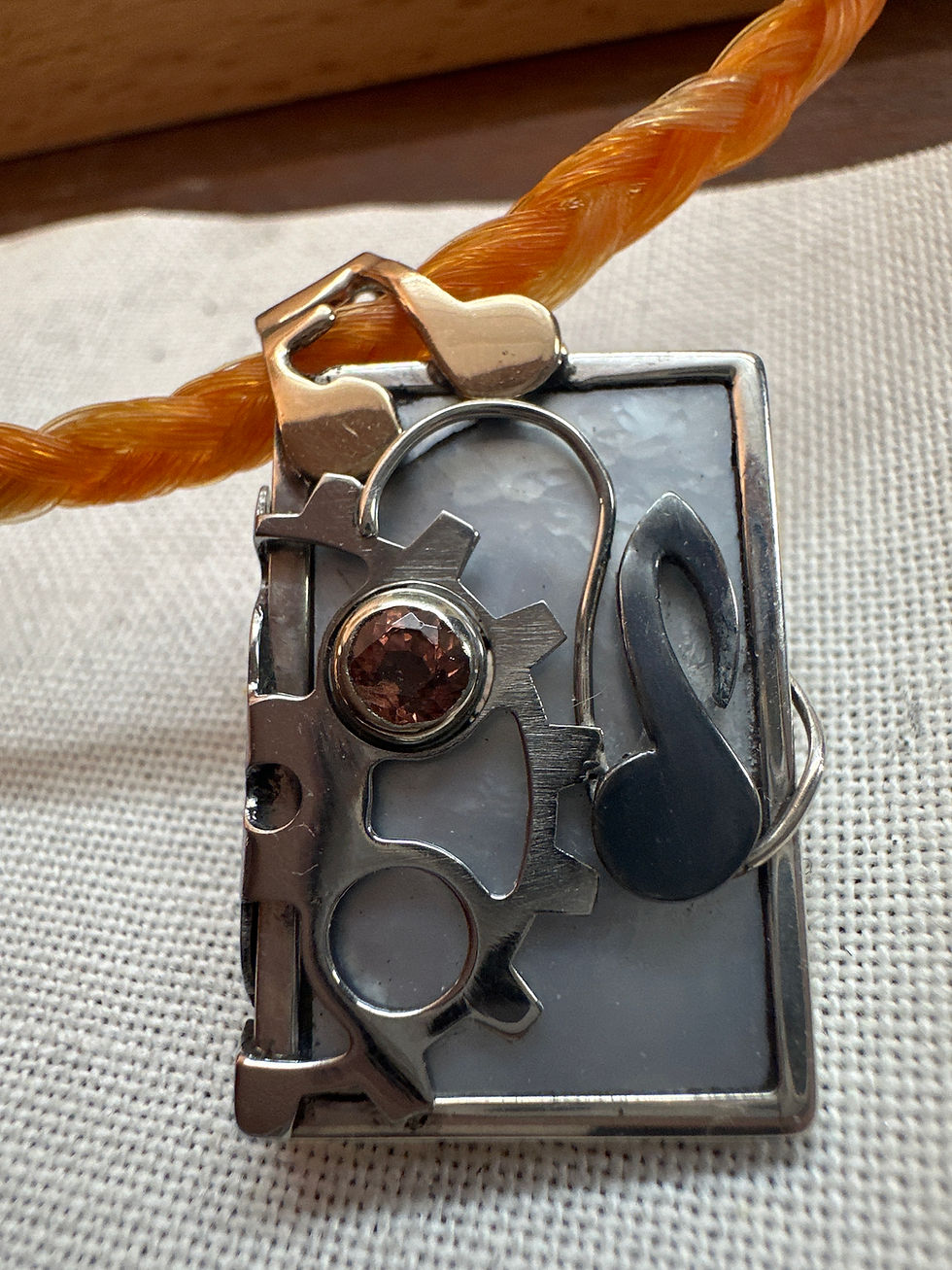 Miniature : Pendentif  « Contretemps «  