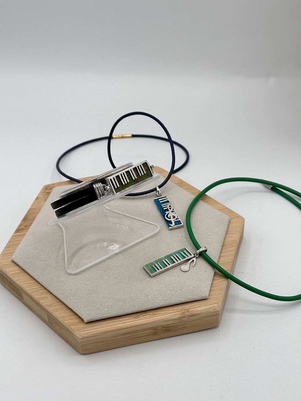 Miniature : Clavier pendentif opale synth