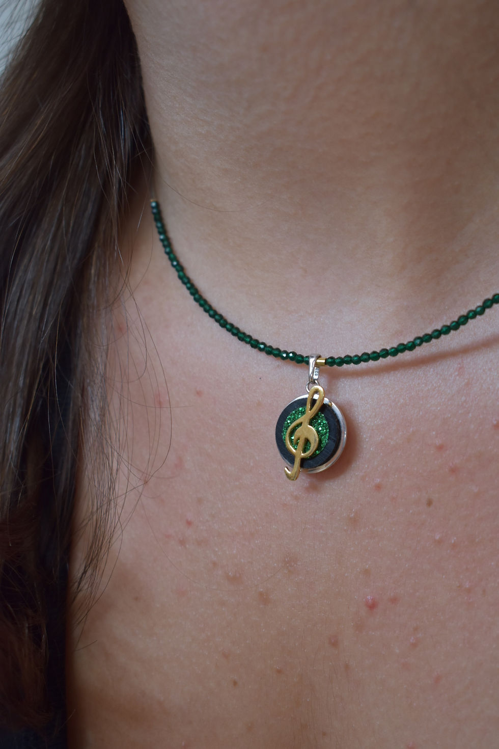 Miniature : Collier clef de sol , Spinelles vertes 