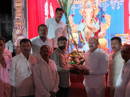 महादेववाडी येथे जयंतराव पाटील युवा मंचाच्या गणेशोत्सवात आमदार मानसिंगराव नाईक यांचा सत्कार