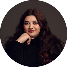 SophieSnowHeadshot-Circle.png
