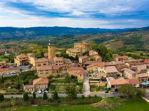 Village médiéval Oingt pierres dorées Beaujolais Ouest Lyonnais