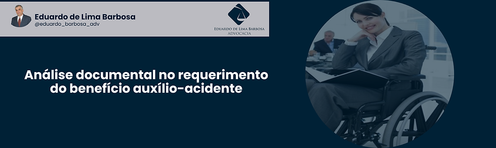 Mulher, com vestes executiva sentada numa cadeira de roda.