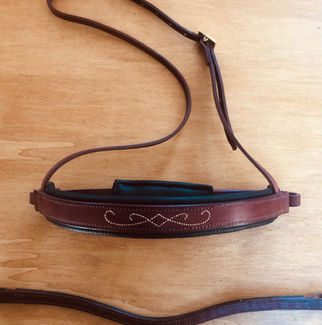 muserolle-cuir-frontal-cheval