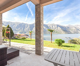 Luxury Garden Apartment 