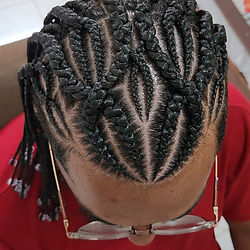 Tranças leves e confortáveis feitas por especialista