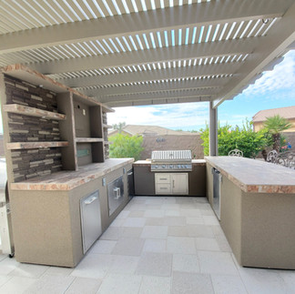 KoKoMo Grills Outdoor Kitchen