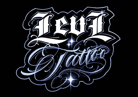 „Logo von LevL Tattoo Schwabach – Schriftzug ‘LevL’ in moderner, klarer Typografie kombiniert mit ‘Tattoo’ in dekorativer, ka