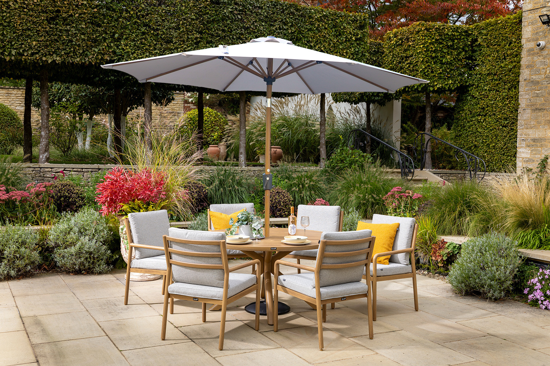 Sahara 6-Seat Round Dining Set