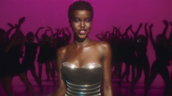 Uma Por Todas e Todas Por Uma