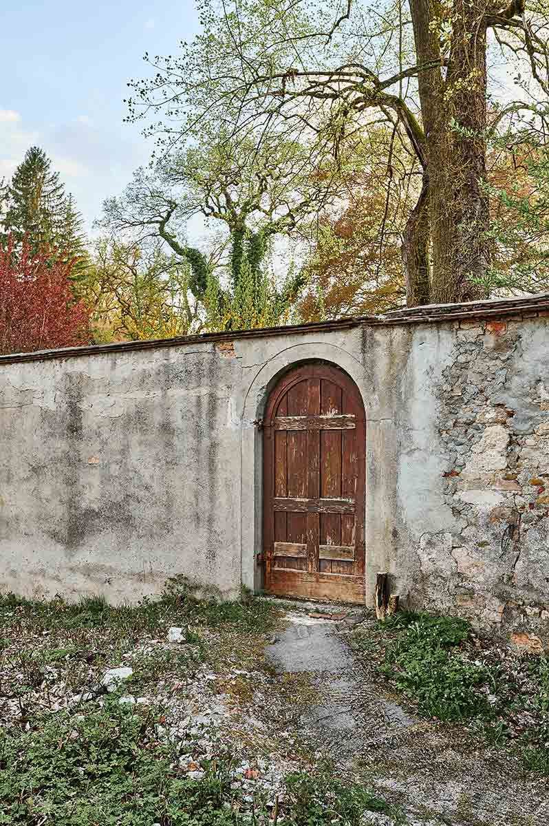 Familienausflug zum Starnberger See in Bernried Klostermauern