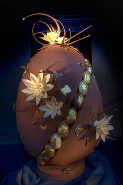 William Curley, "Golden Speckled Egg" maitre chocolatier france paris €11,000, most expensive chocolate easter egg in the world 2024