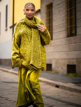 Veronica Ferraro, Alberta Ferretti street style, Milan Fashion Week women's spring summer 2025, photographed by Riccardo Perdisa
