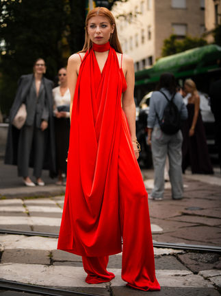 Alberta Ferretti street style, Milan Fashion Week women's spring summer 2025, photographed by Riccardo Perdisa