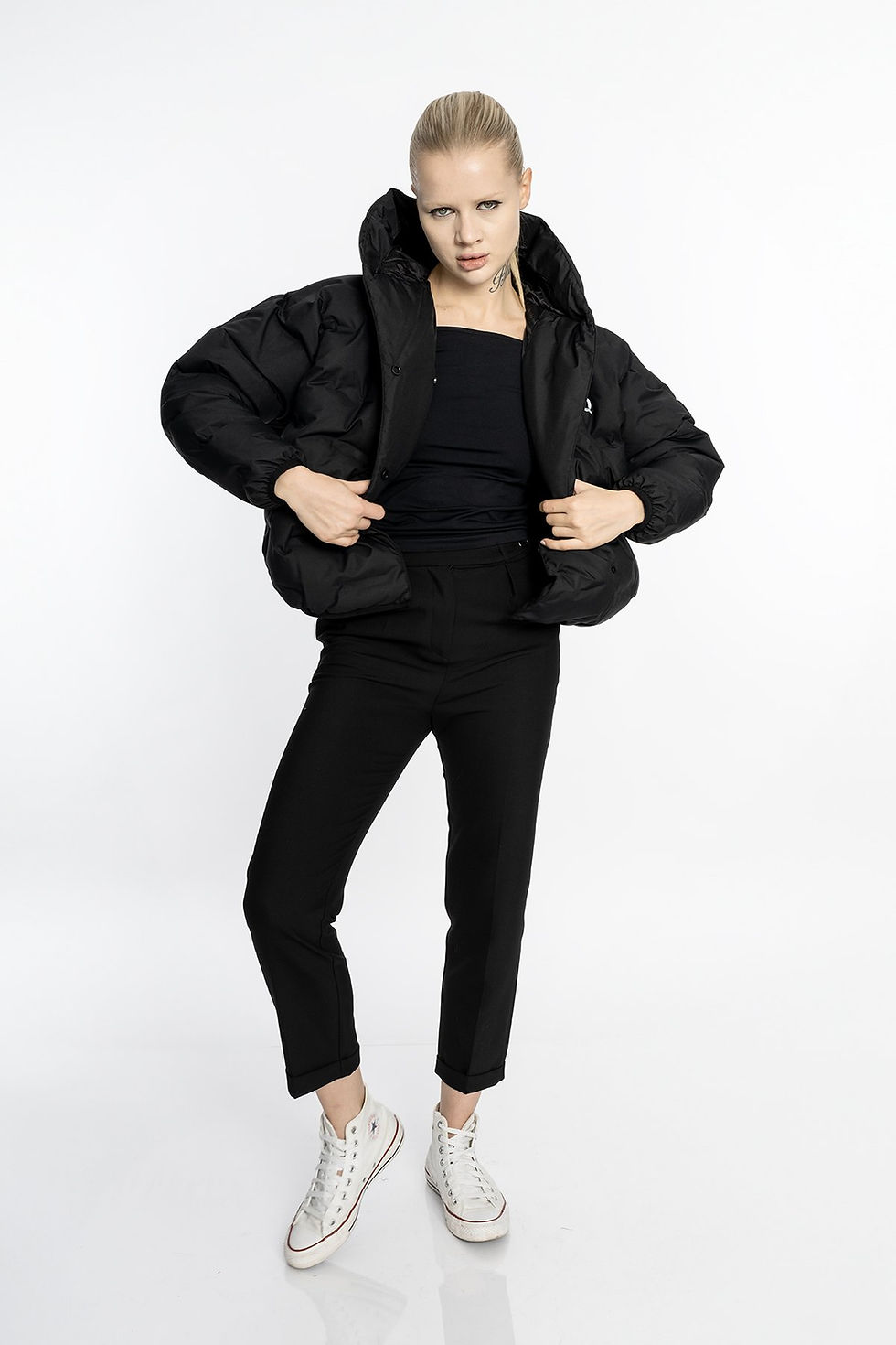 Usainte Kapüşonlu Elyaf Dolum Rahat Kısa Puf Kadın Kışlık Mont