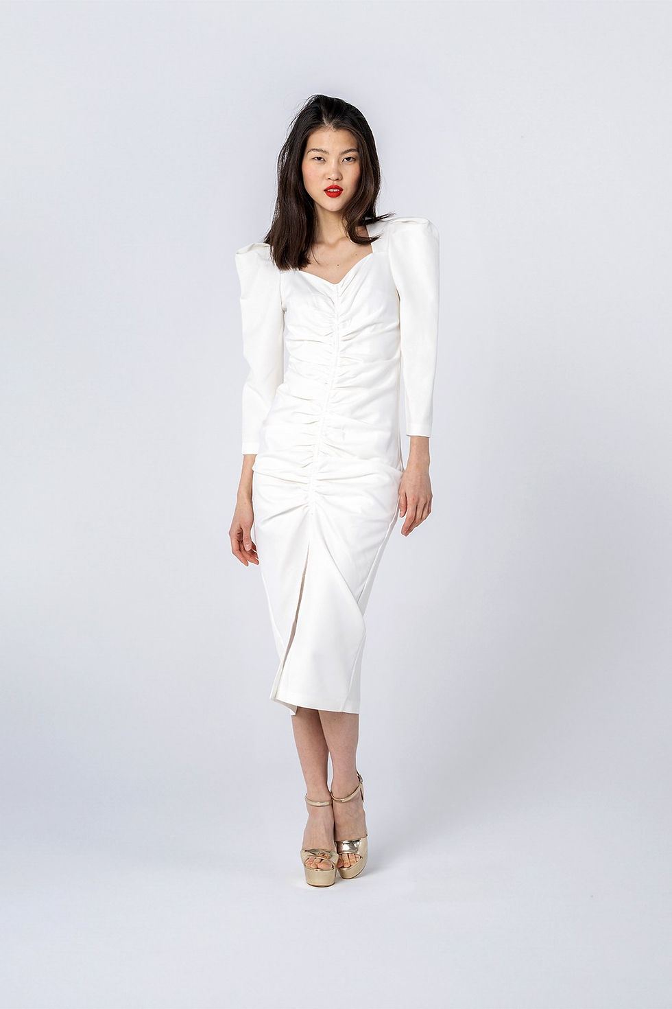 Drapeli Önden Yırtmaçlı Midi Boy Beyaz Abiye Elbise