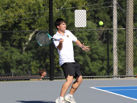Eagle Scout project includes building benches for SHS tennis