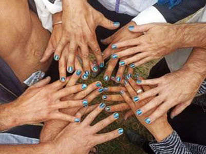jeu de mains bleues