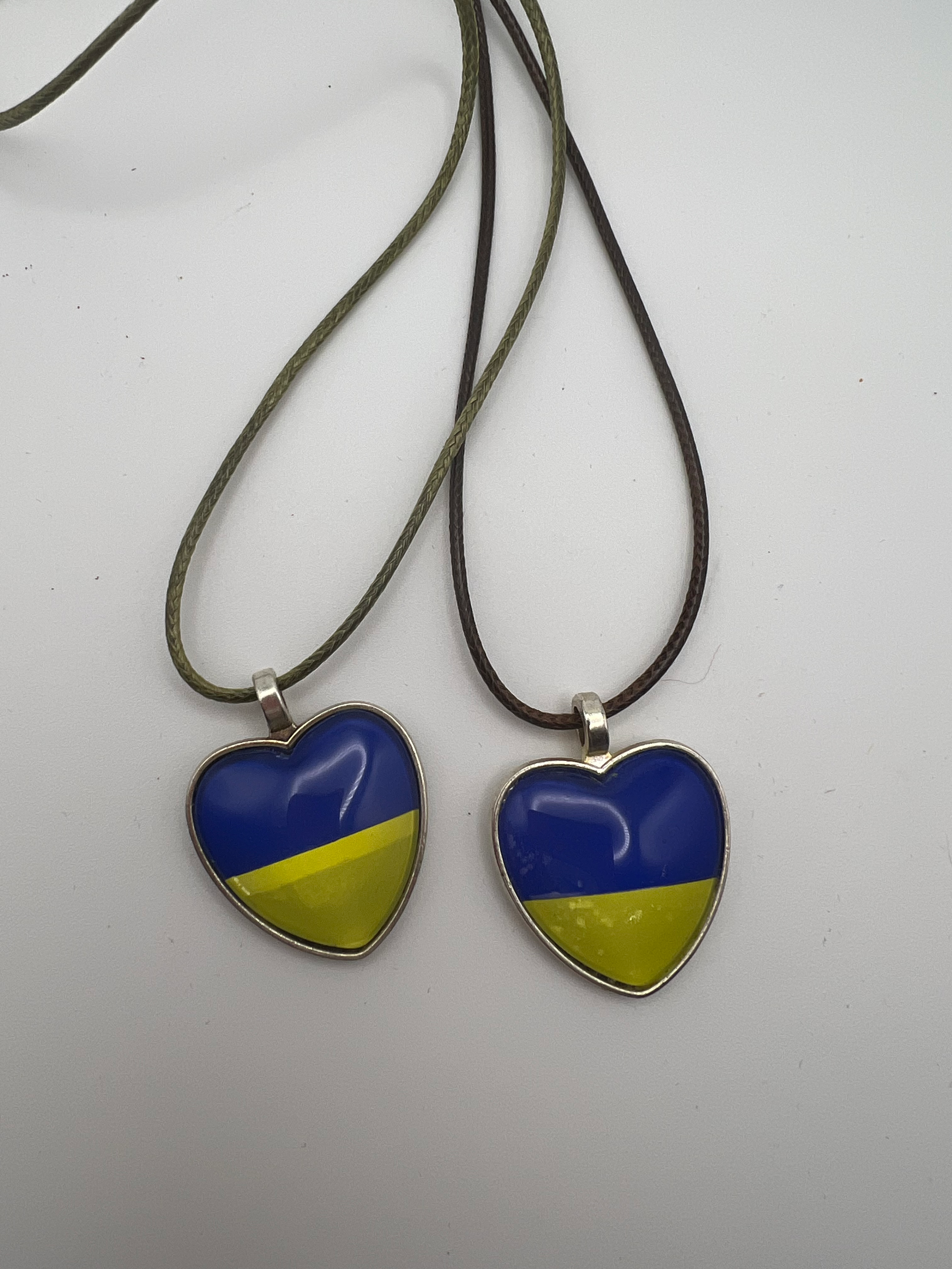 Necklace Blue Yellow Ukrainian heart (1 pc)
