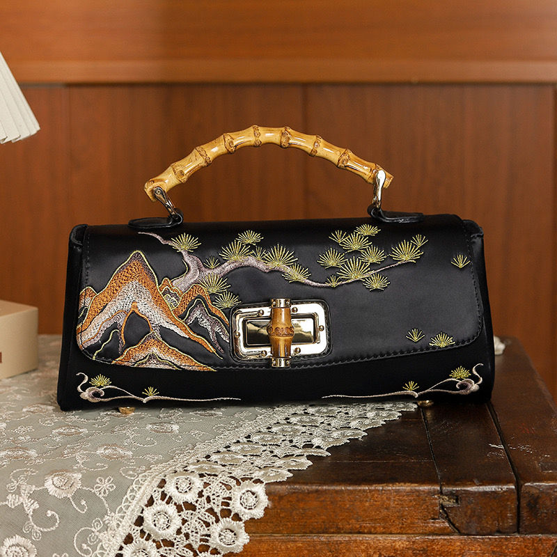 Elegant Embroidered Qipao Handbag This exquisite vintage handbag features