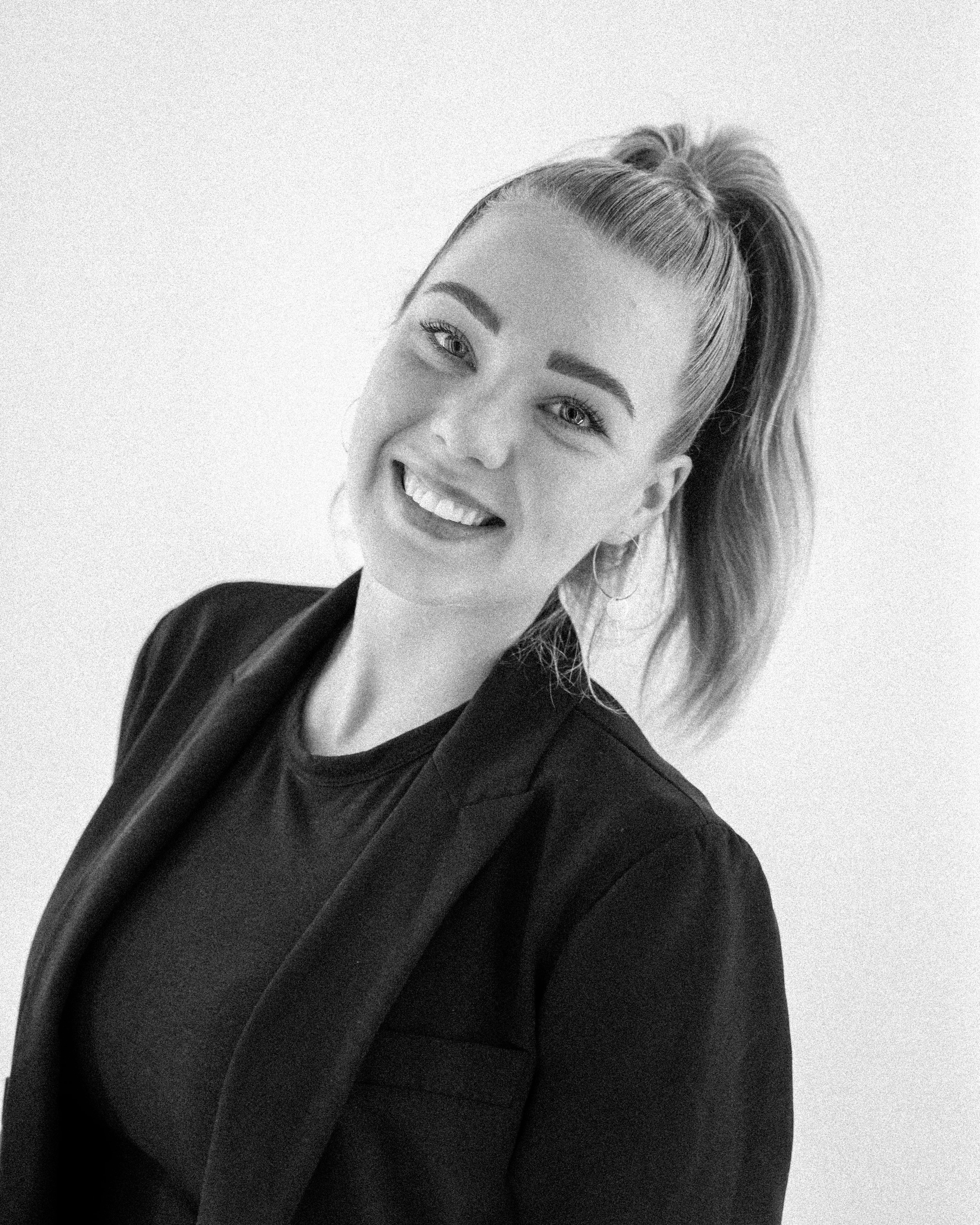 Cindy, Senior Stylist at CHALK Dubai, delivering chic and versatile looks.