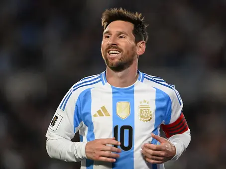 Magic In The Air As Lionel Messi Reaches Kolkata, Thousands Of Fans Welcome Argentine Icon