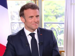 La Macronie (mini pièce de théâtre) : Acte I, Scène II