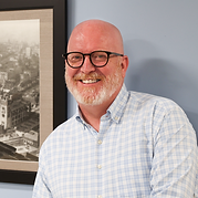 Leo Doyer Headshot-2 square.png