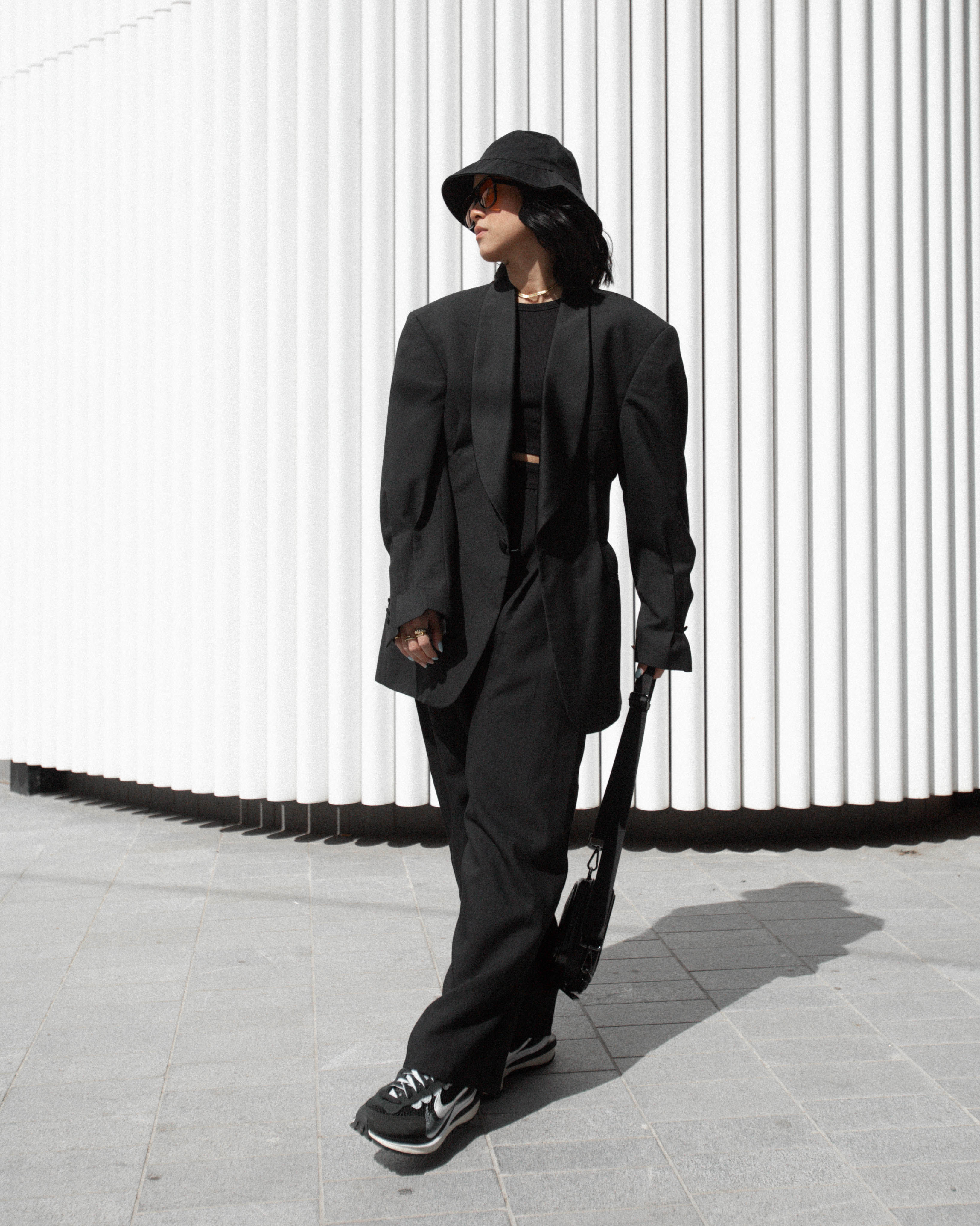 Tuxedo Hourglass Blazer in black