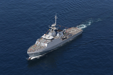 Navio da Marinha do Brasil abre para visitação pública no Porto de Salvador