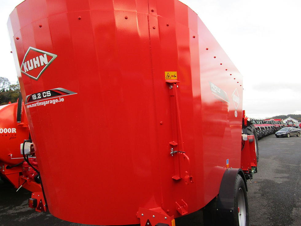 Thumbnail: NEW KUHN 18.2 CS Twin auger tub feeder
