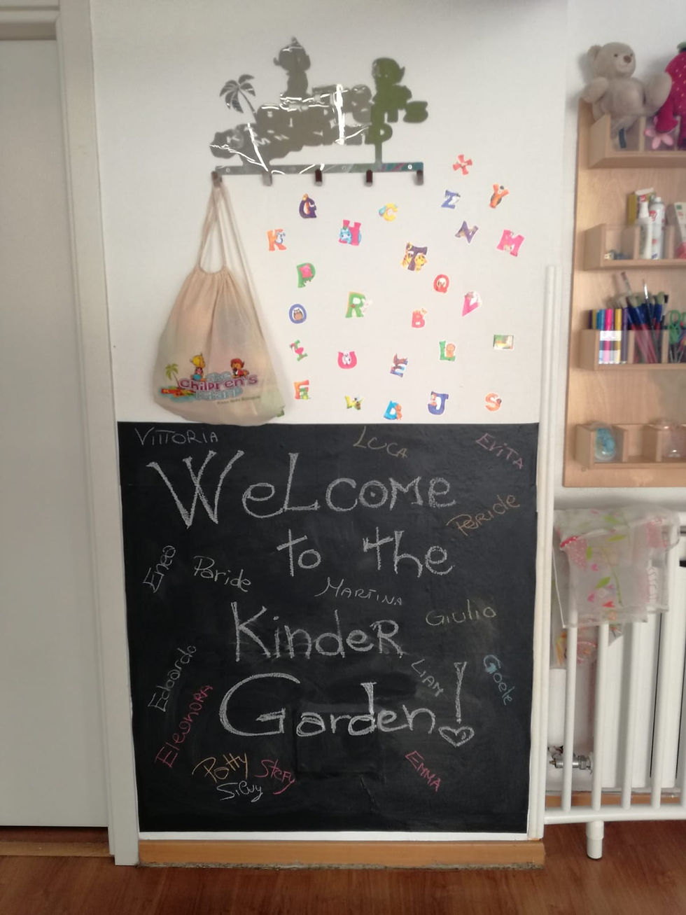 Childrens Island - Asilo Bilingue