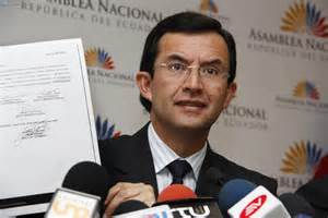 Torres: las enmiendas son un verdadero fraude constitucional.