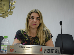 Flávia Bitar sofre denúncia anônima e promotoria pede explicação