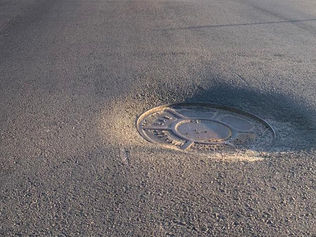 Vereadores alertam para risco de acidente em desnível nos tampões