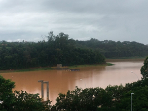 Com chuvas intensas, represa do Córrego Fetá enche e opera com 98% de sua capacidade