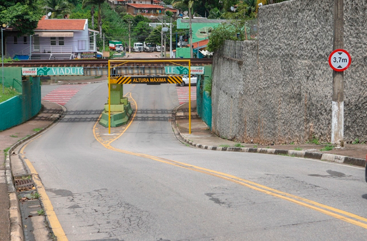 Gabinetes de impacto são instalados no pontilhão da Vila Santana VINHEDO