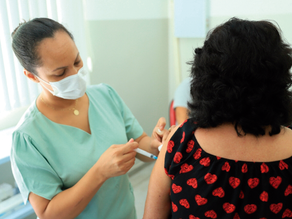 PAS e UBS Central abrem neste sábado, 14, para vacinar contra Covid-19, sarampo e influenza