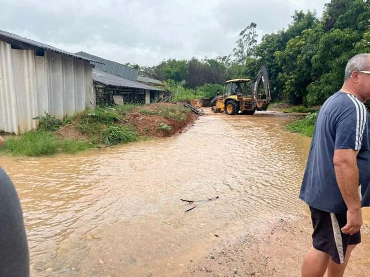Chuvas causam estragos em Vinhedo e região VINHEDO
