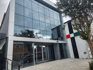 A Prefeitura está de cara nova e foi ampliada com um prédio anexo