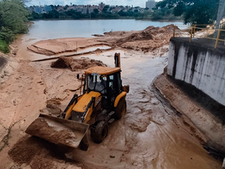 Sanebavi retira areia das caixas de retenção da Represa 1
