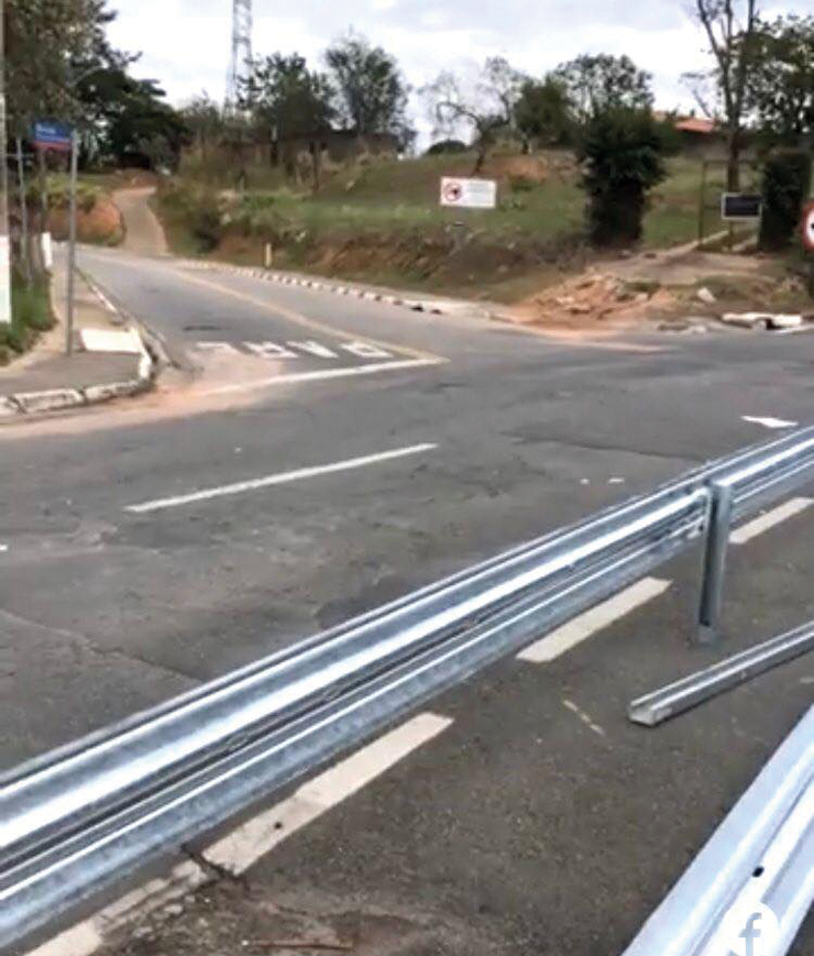DER fecha acesso da Estrada da Boiada à Rua São Bento VINHEDO